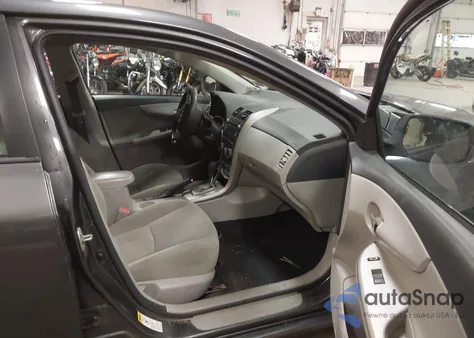 2011 Toyota Corolla Le z USA, uszkodzony, nr VIN 2T1BU4EE4BC679112